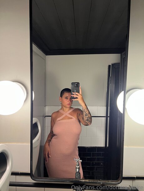 Photo nue de fuite OnlyFans de Domira Noire