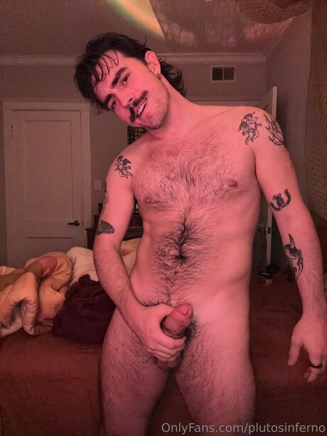 Photo nue de fuite OnlyFans de Plutosinferno