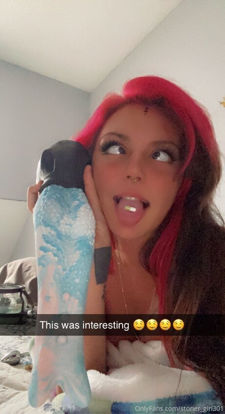 Stoner Girl301