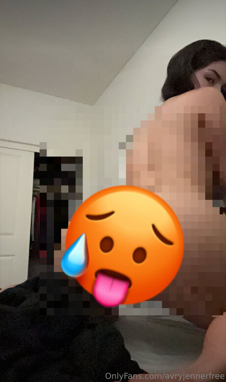 Photo nue de fuite OnlyFans de Avryjennerfree