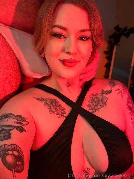 Photo nue de fuite OnlyFans de Ivyyraeefree