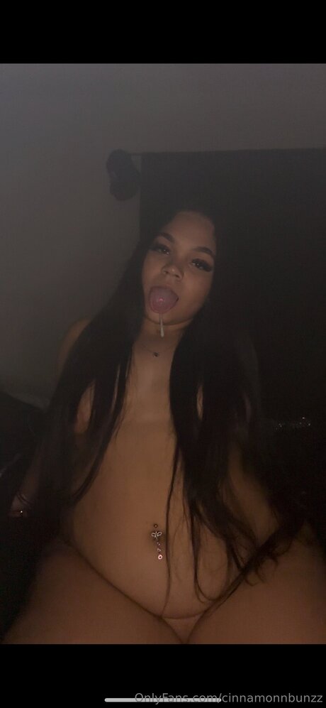 Photo nue de fuite OnlyFans de Cinnamonnbunzz