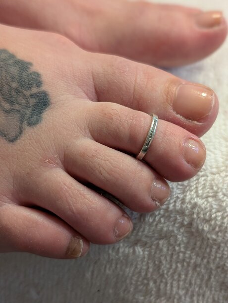 Barefoot Bunny B