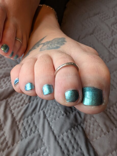 Barefoot Bunny B