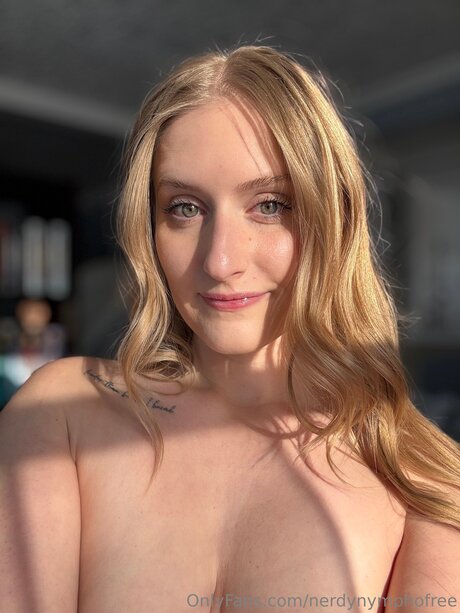 Photo nue de fuite OnlyFans de Nerdynymphofree