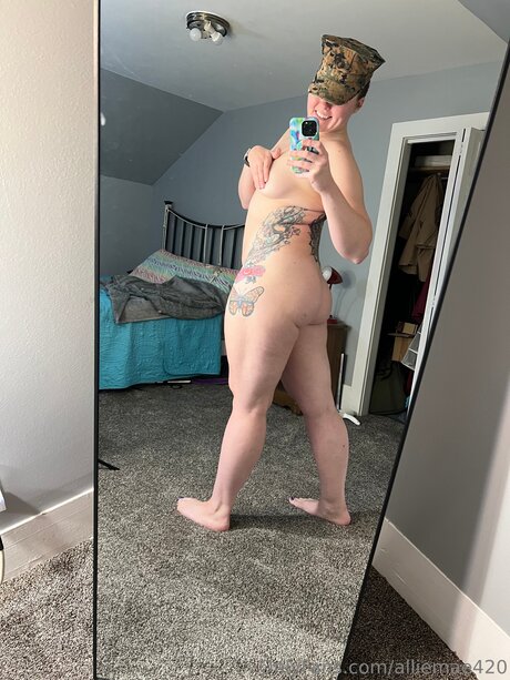 Photo nue de fuite OnlyFans de Alliemae420