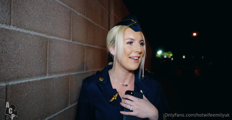 Hotwifeemilyuk
