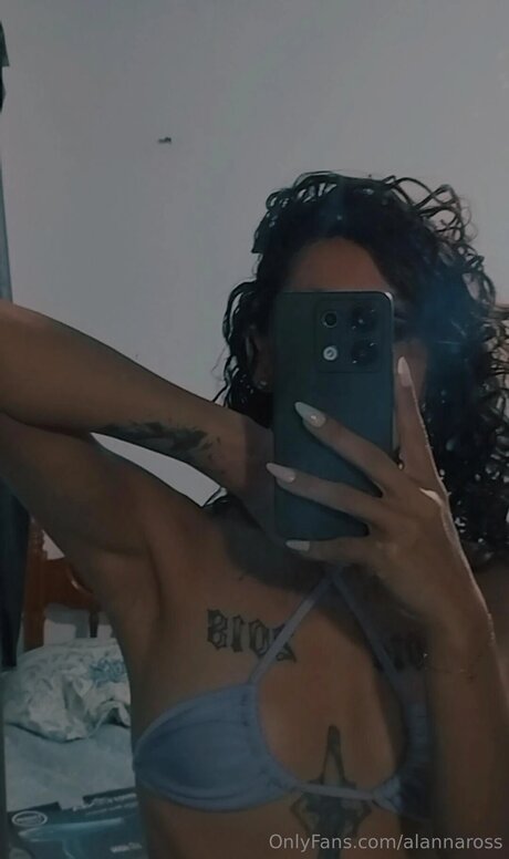 Photo nue de fuite OnlyFans de Alannaross