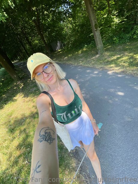 Photo nue de fuite OnlyFans de Sophstardustasmrfree
