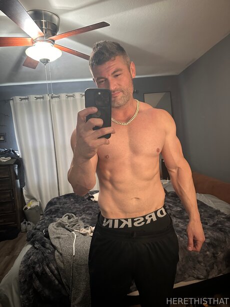 Photo nue de fuite OnlyFans de Herethisthat