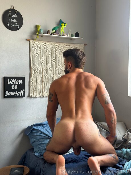Photo nue de fuite OnlyFans de Master Ikarus