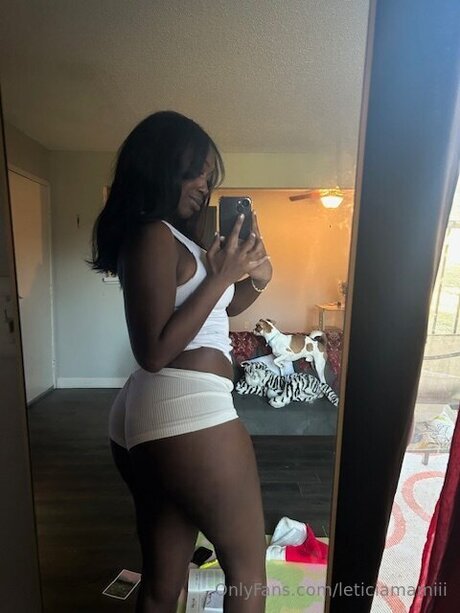 Photo nue de fuite OnlyFans de Leticiamamiii