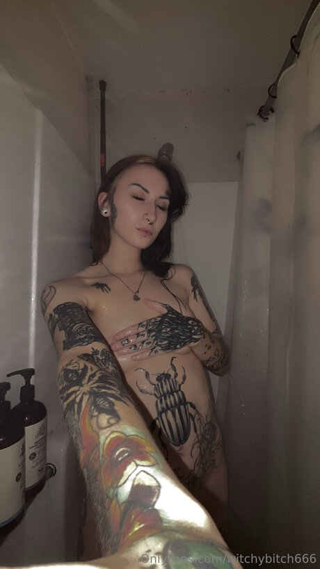Photo nue de fuite OnlyFans de Witchybitch666