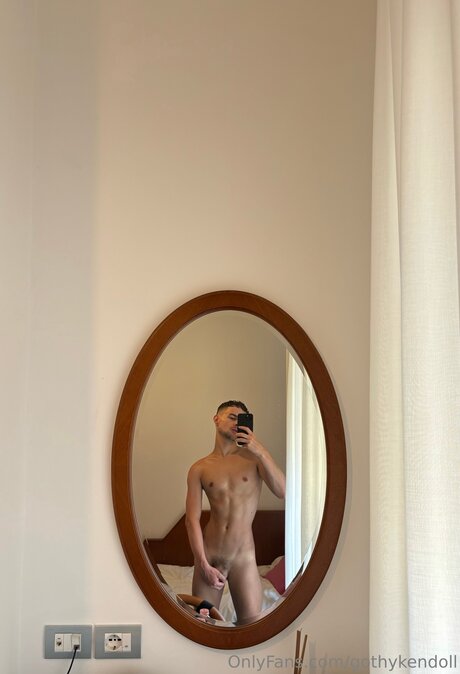 Photo nue de fuite OnlyFans de Gothykendoll