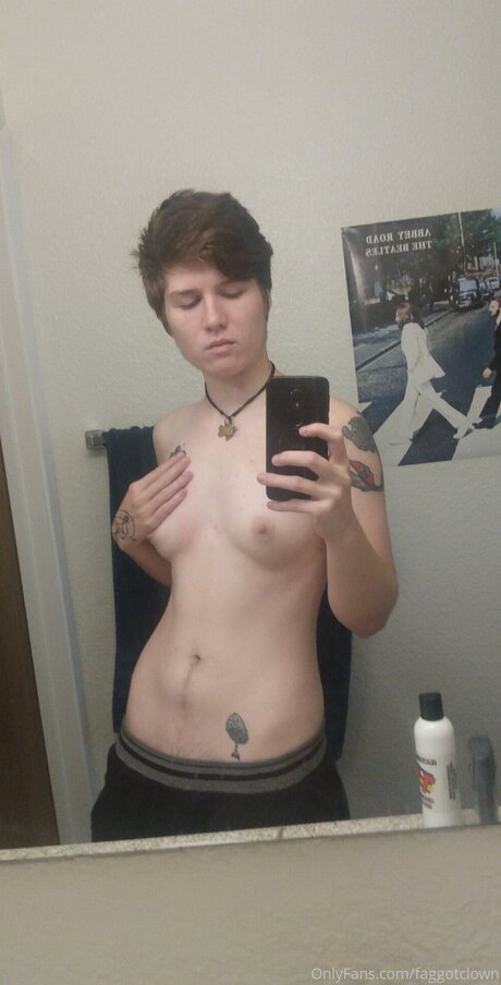 Photo nue de fuite OnlyFans de Faggotclown