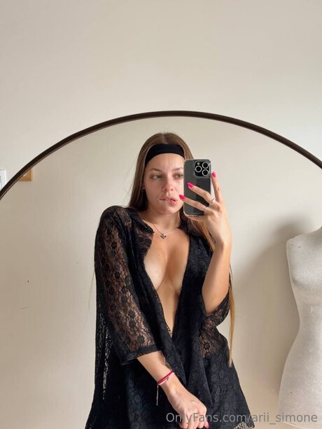 Photo nue de fuite OnlyFans de Arii Simone