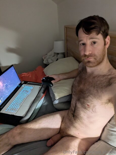 Photo nue de fuite OnlyFans de Red Hart
