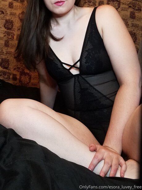 Photo nue de fuite OnlyFans de Esora Luvey Free