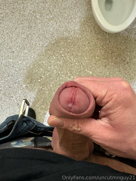 Uncutmnguy21