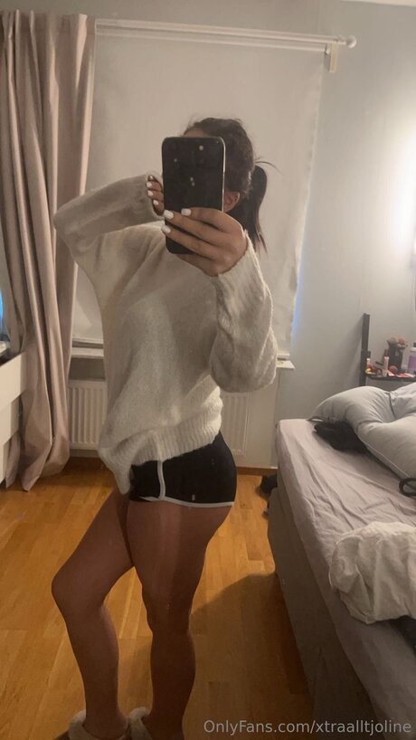 Photo nue de fuite OnlyFans de Xtraalltjoline