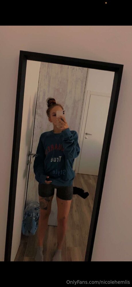 Photo nue de fuite OnlyFans de Nikkihemlis