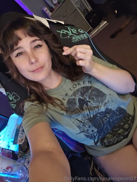 Photo nue de fuite OnlyFans de Lunarespeon07