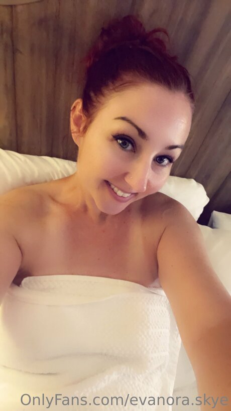 Photo nue de fuite OnlyFans de Evanora Skye
