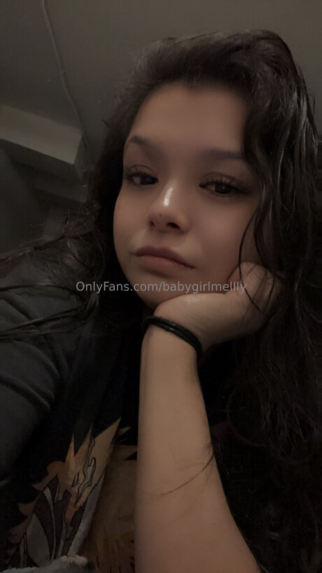 Photo nue de fuite OnlyFans de Babygirlmellly
