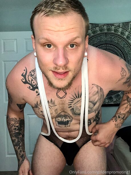 Photo nue de fuite OnlyFans de Goldenpromoting1