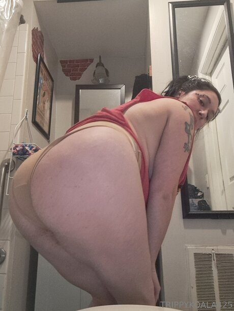 Photo nue de fuite OnlyFans de Trippykoala425