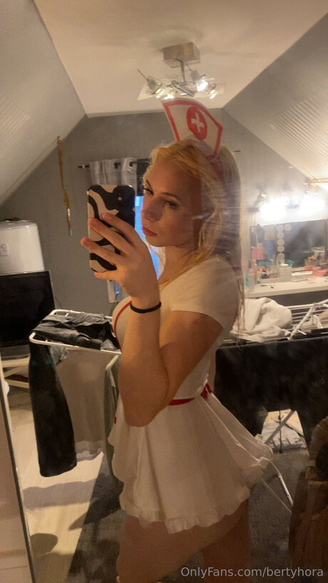 Photo nue de fuite OnlyFans de Bertyhora