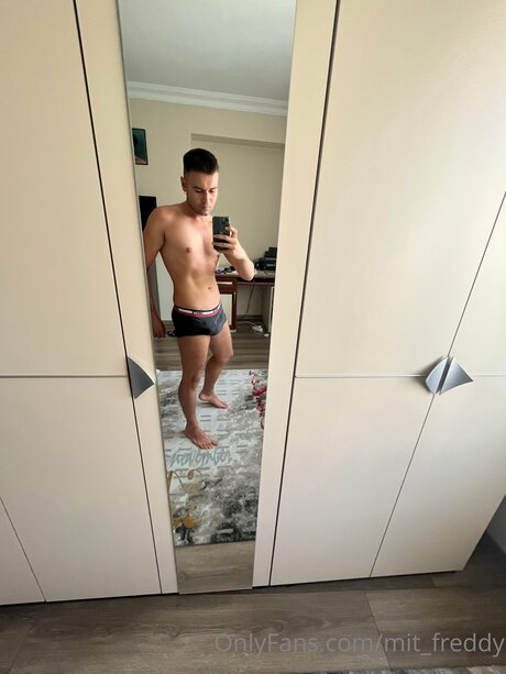 Photo nue de fuite OnlyFans de Mit Freddy