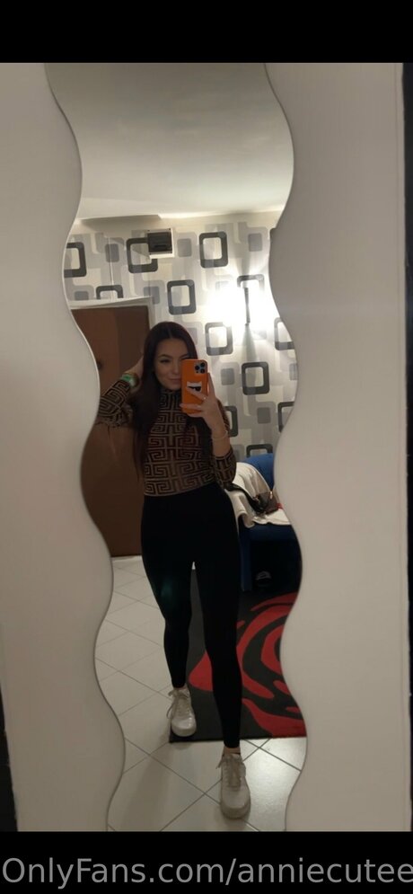 Photo nue de fuite OnlyFans de Anniecutee