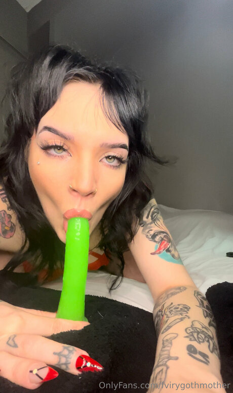 Photo nue de fuite OnlyFans de Fvirygothmother