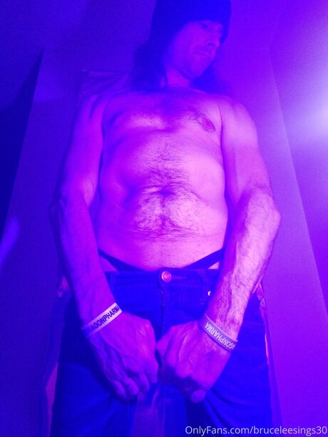 Photo nue de fuite OnlyFans de Bruceleesings30