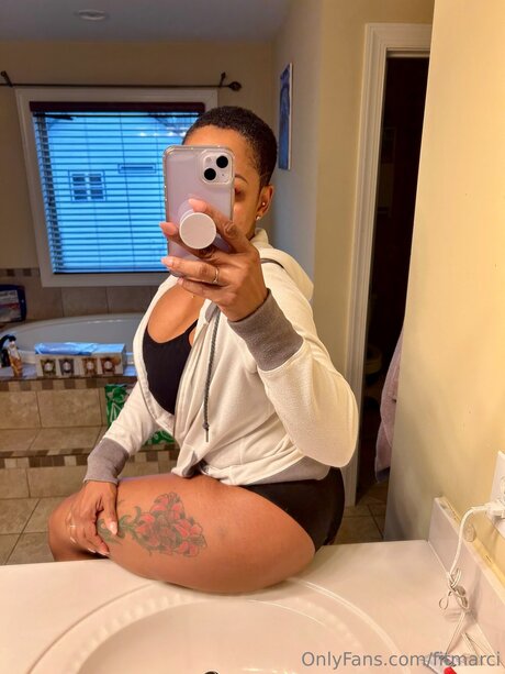 Photo nue de fuite OnlyFans de Fitmarci