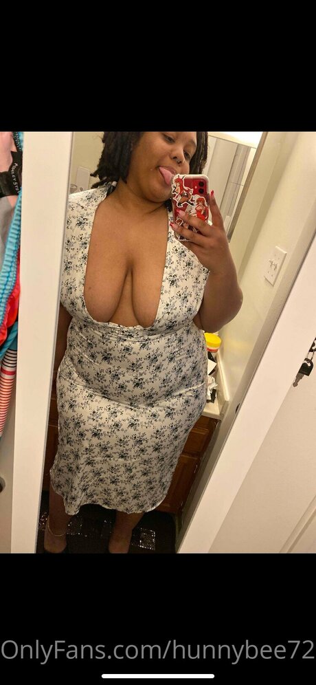 Photo nue de fuite OnlyFans de Hunnybee72