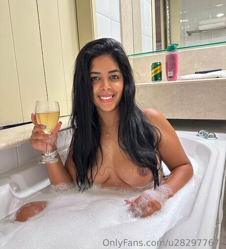 Photo nue de fuite OnlyFans de U282977670