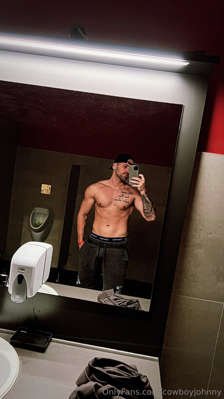 Photo nue de fuite OnlyFans de Cowboyjohnny