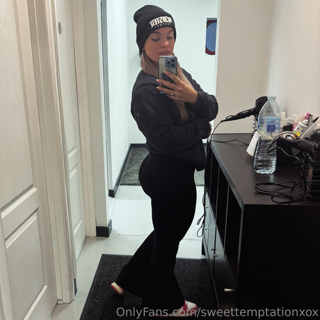 Photo nue de fuite OnlyFans de Sweettemptationxox