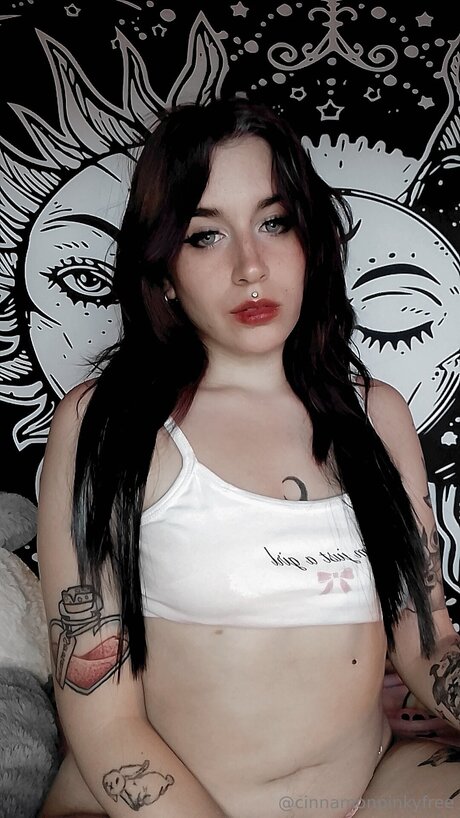 Photo nue de fuite OnlyFans de Cinnamonpinkyfree