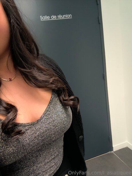 Photo nue de fuite OnlyFans de L Asiatiquee