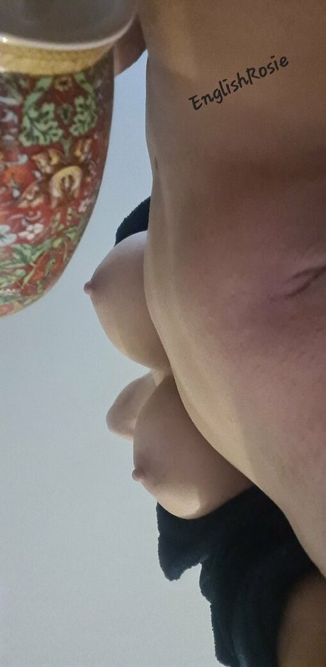 Photo nue de fuite OnlyFans de English Rose