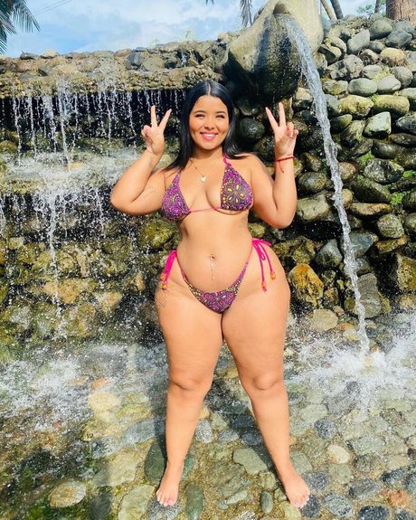 Photo nue de fuite OnlyFans de Angie Acosta