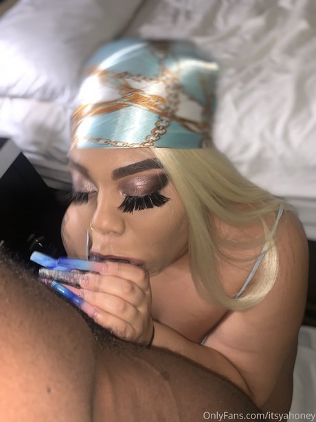 Photo nue de fuite OnlyFans de Honeyytheeater