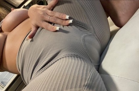 Mads Titty Cart