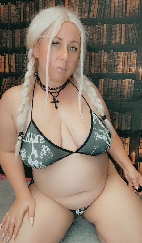 Goddess Peaches
