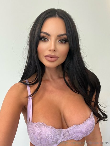 Photo nue de fuite OnlyFans de Emelina Adams