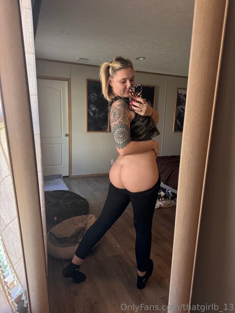 Photo nue de fuite OnlyFans de Thatgirlb 13