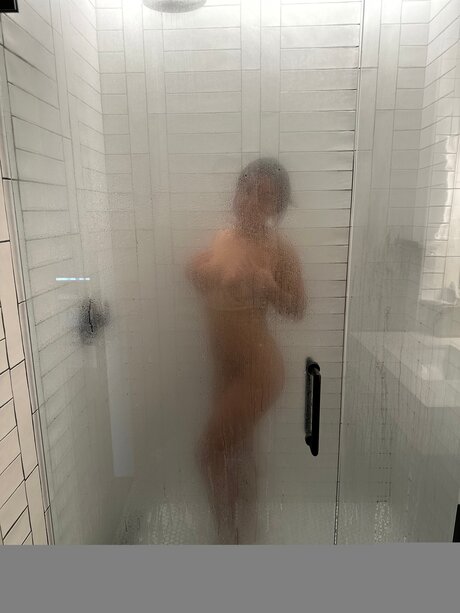 Photo nue de fuite OnlyFans de Mello Melanie21